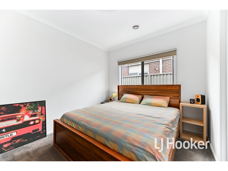 21 Egret Way, Pakenham VIC 3810