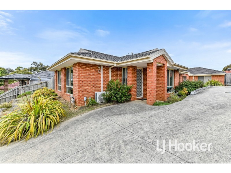 4/38-40 Tuscany Rise, Pakenham VIC 3810