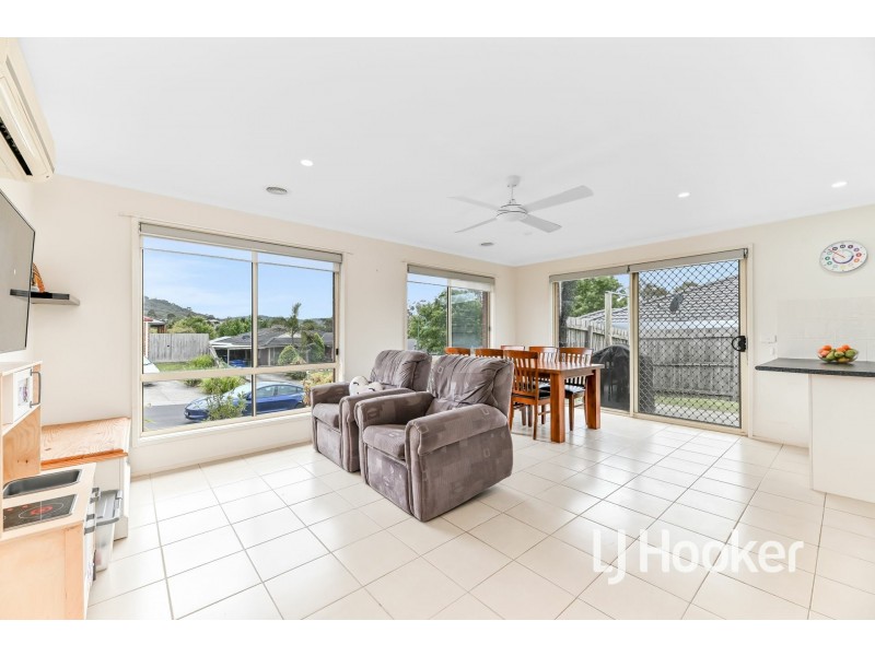 4/38-40 Tuscany Rise, Pakenham VIC 3810
