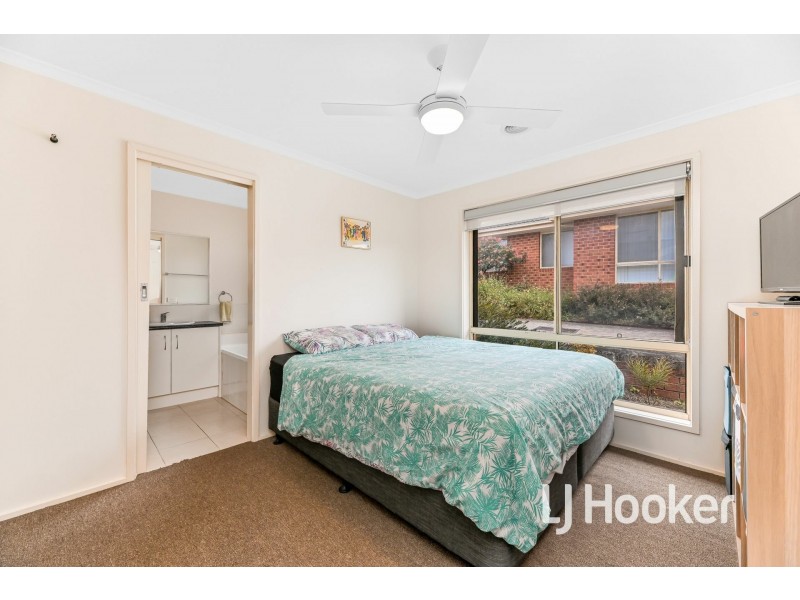4/38-40 Tuscany Rise, Pakenham VIC 3810
