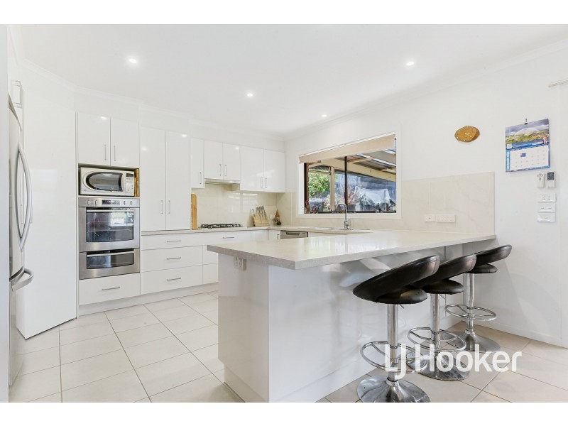 2 Elizabeth Court, Pakenham VIC 3810