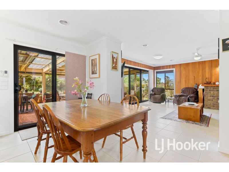 2 Elizabeth Court, Pakenham VIC 3810