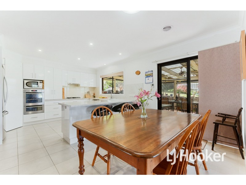 2 Elizabeth Court, Pakenham VIC 3810