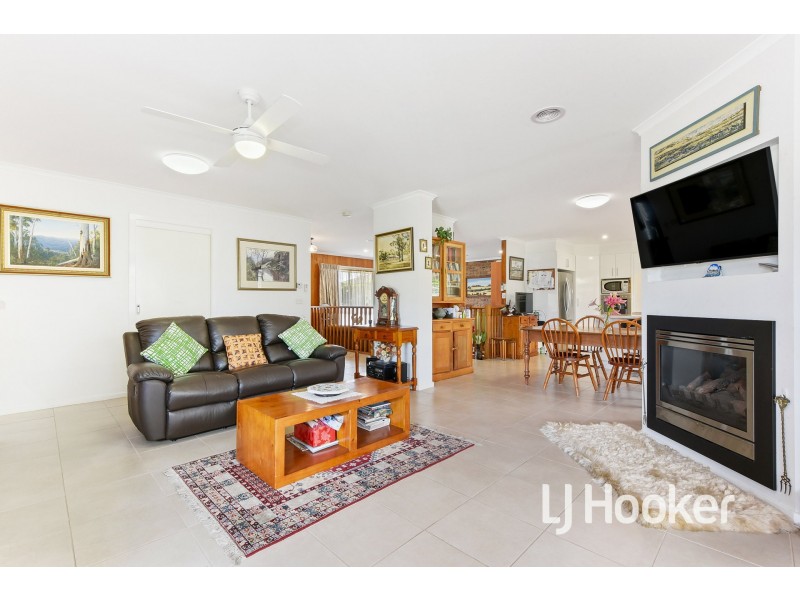 2 Elizabeth Court, Pakenham VIC 3810