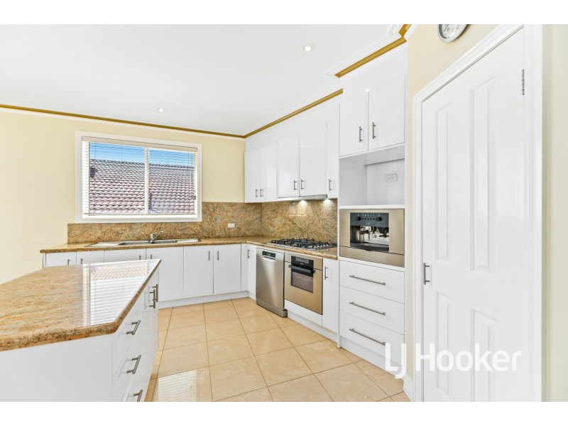 48 Fairholme Boulevard, Berwick VIC 3806