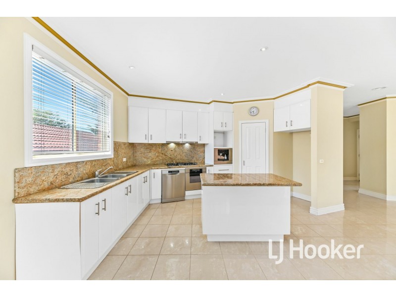 48 Fairholme Boulevard, Berwick VIC 3806