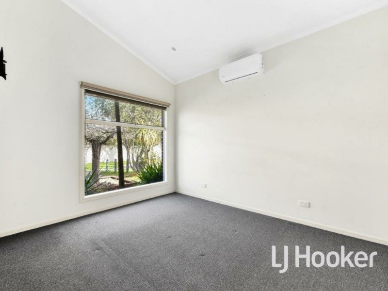 9 Portland Road, Pakenham VIC 3810