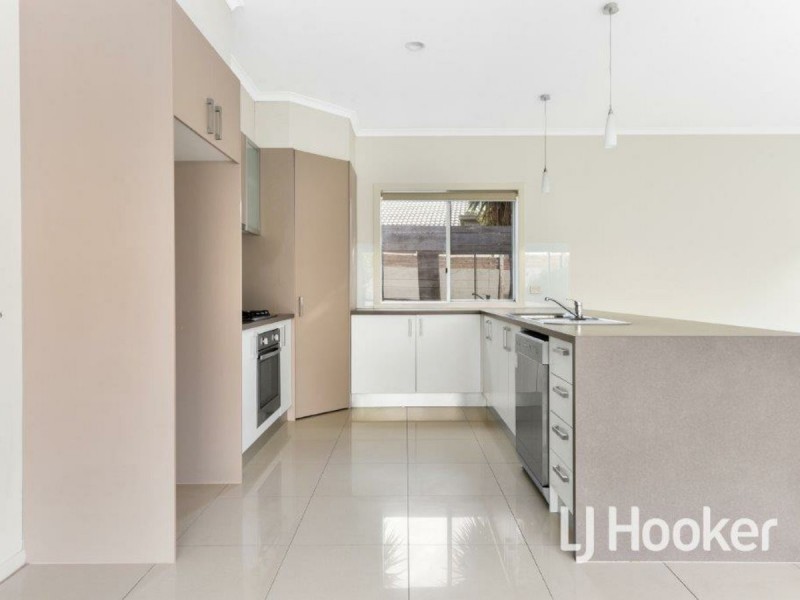 9 Portland Road, Pakenham VIC 3810