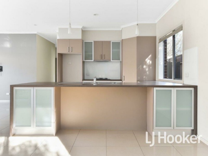 9 Portland Road, Pakenham VIC 3810