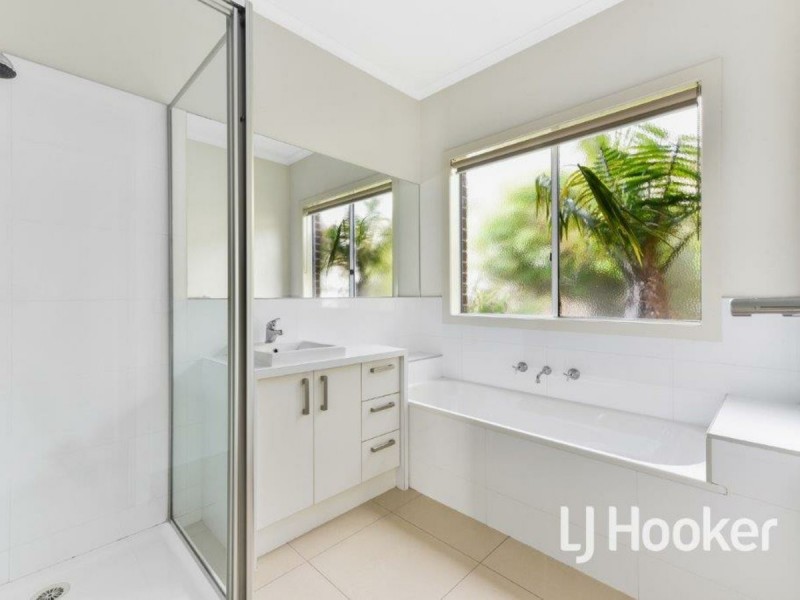 9 Portland Road, Pakenham VIC 3810