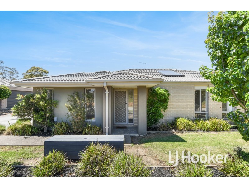 1/34 Sir Thomas Drive, Pakenham VIC 3810