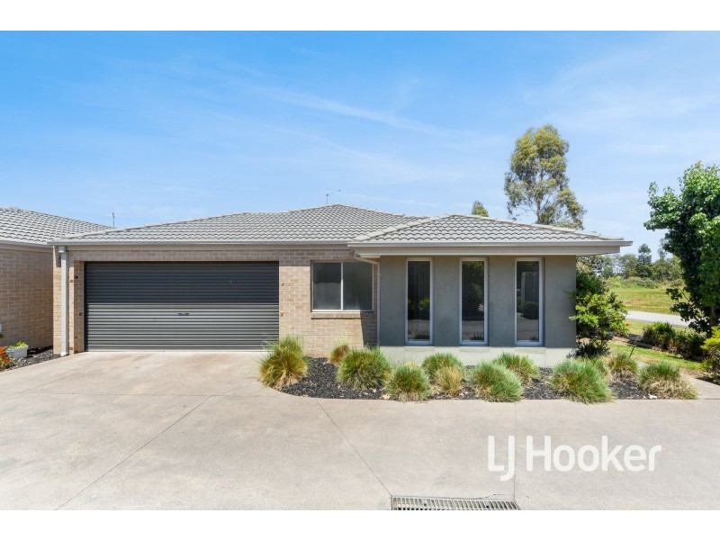 1/34 Sir Thomas Drive, Pakenham VIC 3810
