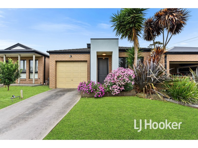 22/103 Army Road, Pakenham VIC 3810