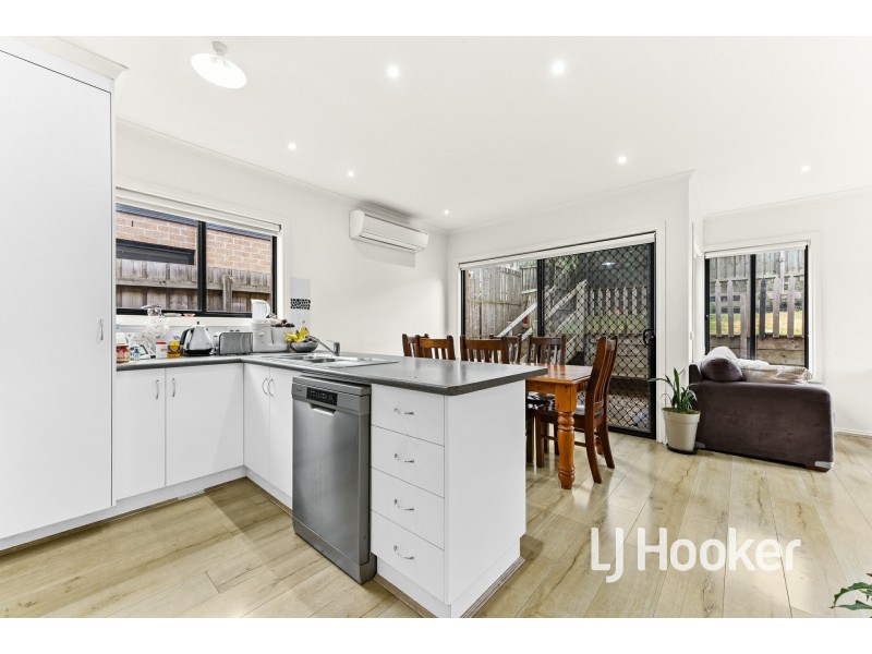 22/103 Army Road, Pakenham VIC 3810