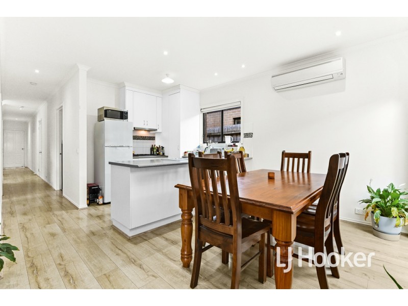 22/103 Army Road, Pakenham VIC 3810
