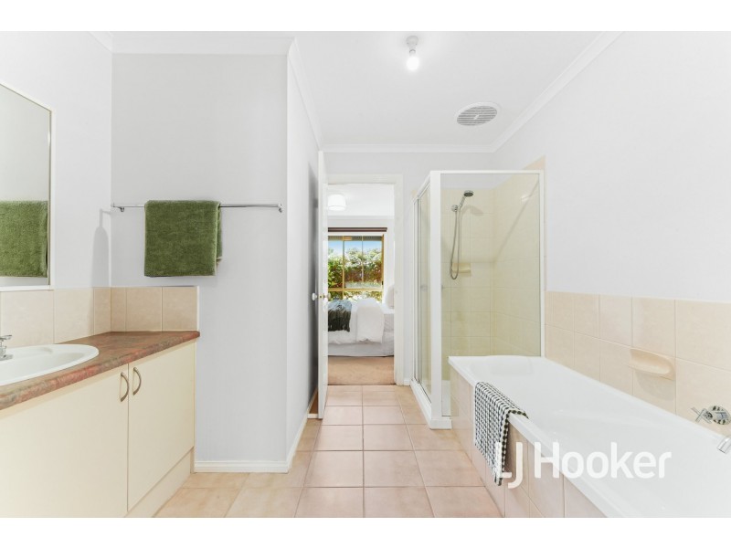 4/1 O’Shannessy Street, Pakenham VIC 3810