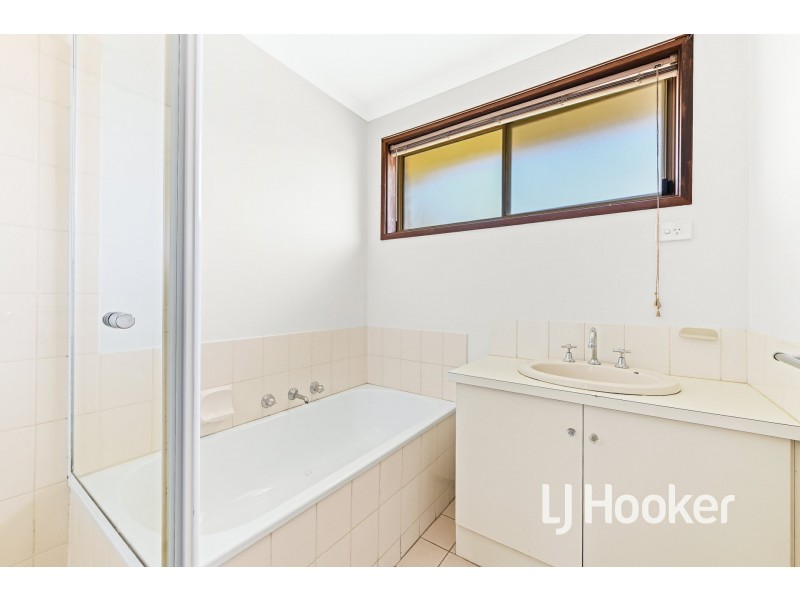 1/3 Parkview Close, Dandenong VIC 3175
