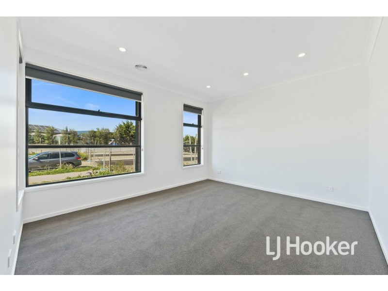 83 Timbertop Boulevard, Officer VIC 3809