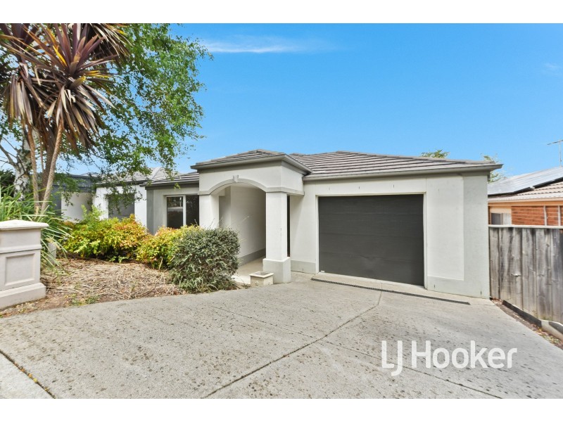 20 Kimberley Grove, Pakenham VIC 3810