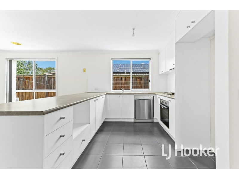 20 Kimberley Grove, Pakenham VIC 3810