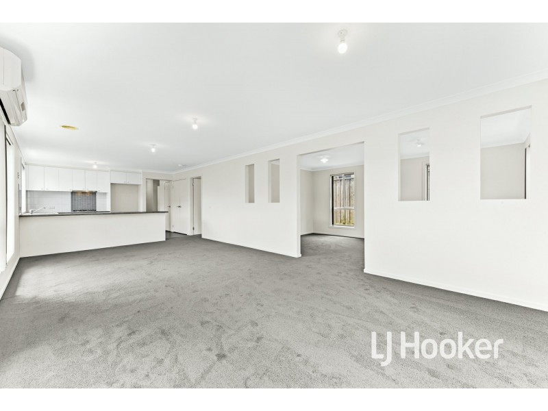 20 Kimberley Grove, Pakenham VIC 3810