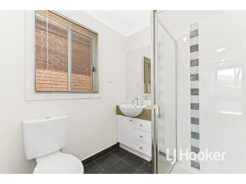 20 Kimberley Grove, Pakenham VIC 3810