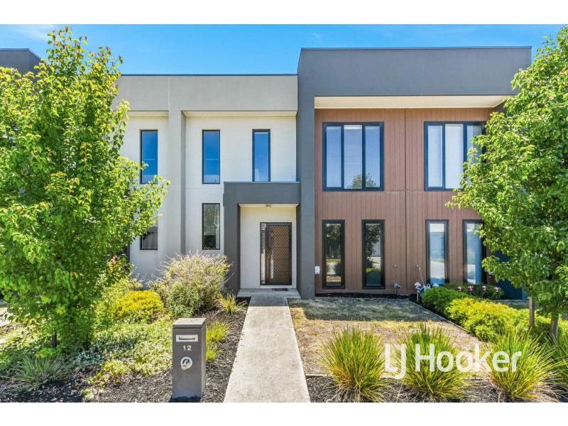 12 Burnden Close, Berwick VIC 3806