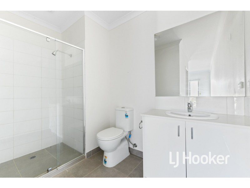 12 Burnden Close, Berwick VIC 3806