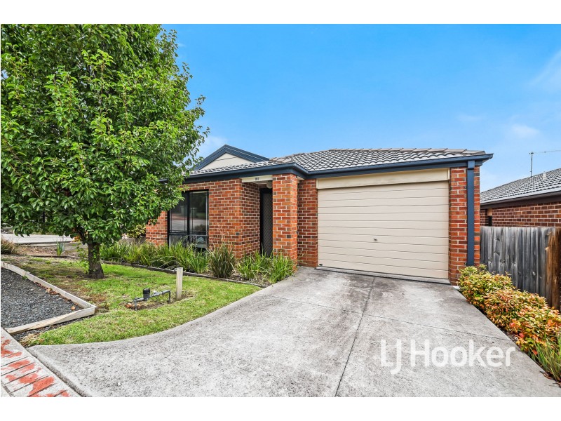 21/107 Army Road, Pakenham VIC 3810