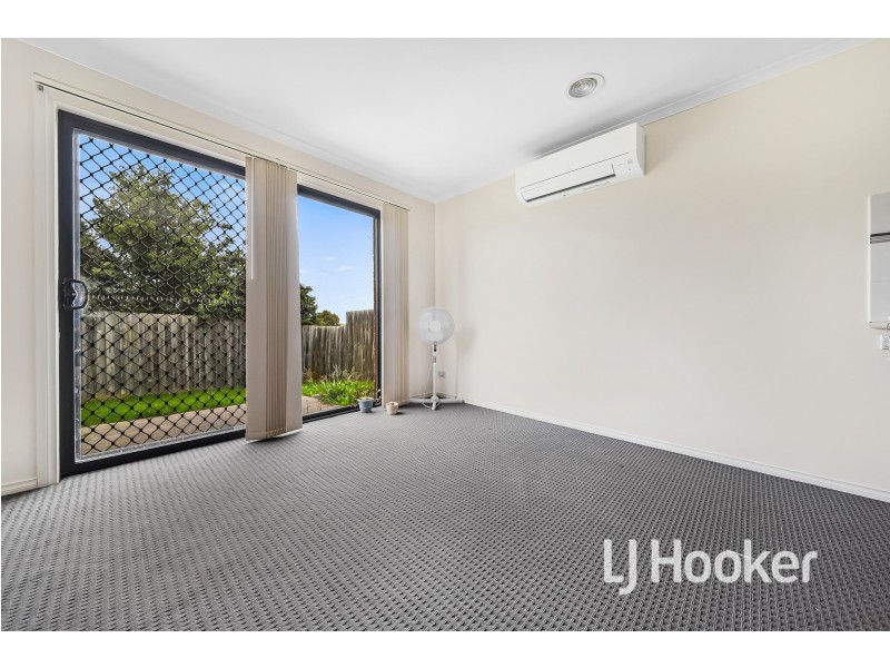 21/107 Army Road, Pakenham VIC 3810