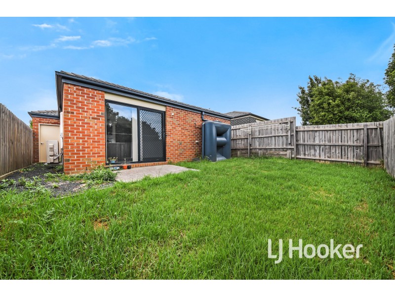 21/107 Army Road, Pakenham VIC 3810