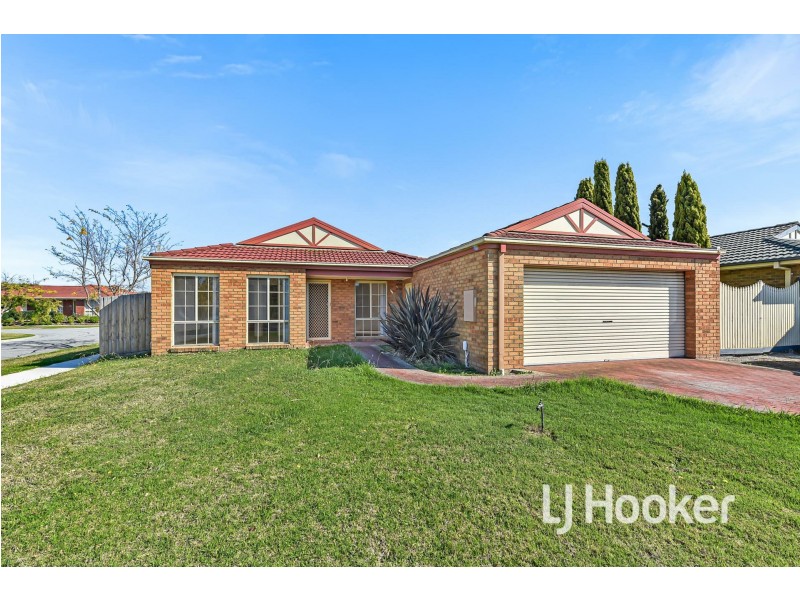 12 Gillian Place, Pakenham VIC 3810
