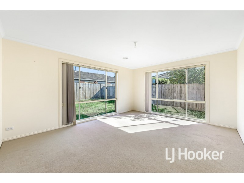 12 Gillian Place, Pakenham VIC 3810