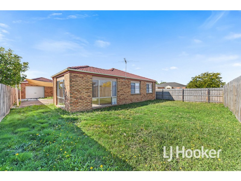 12 Gillian Place, Pakenham VIC 3810