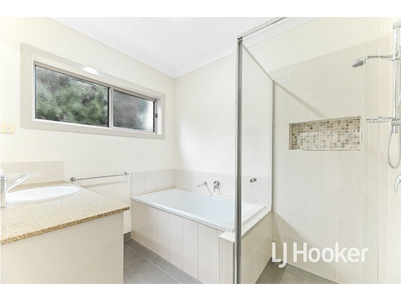 7 Ivy Leaf Road, Pakenham VIC 3810