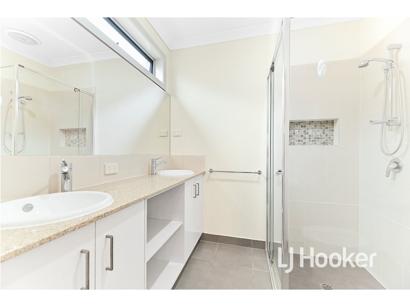 7 Ivy Leaf Road, Pakenham VIC 3810