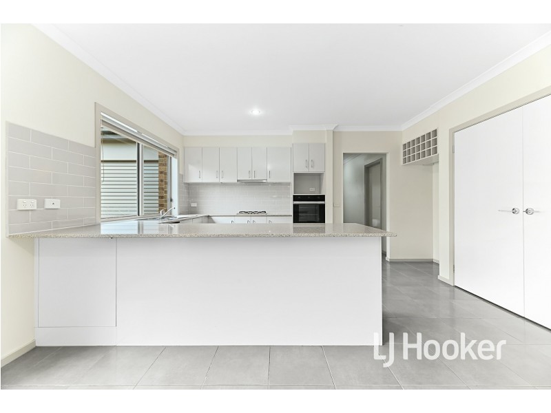 7 Ivy Leaf Road, Pakenham VIC 3810