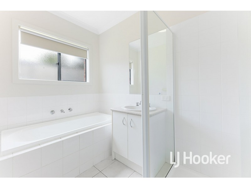 114 Ahern Road, Pakenham VIC 3810