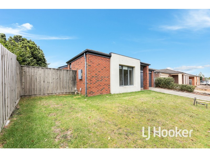 114 Ahern Road, Pakenham VIC 3810