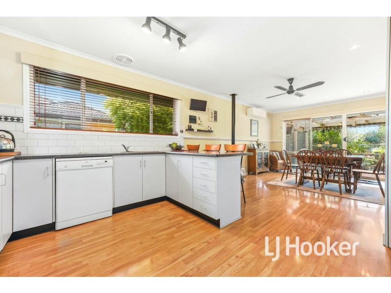 14 Henry Street, Pakenham VIC 3810