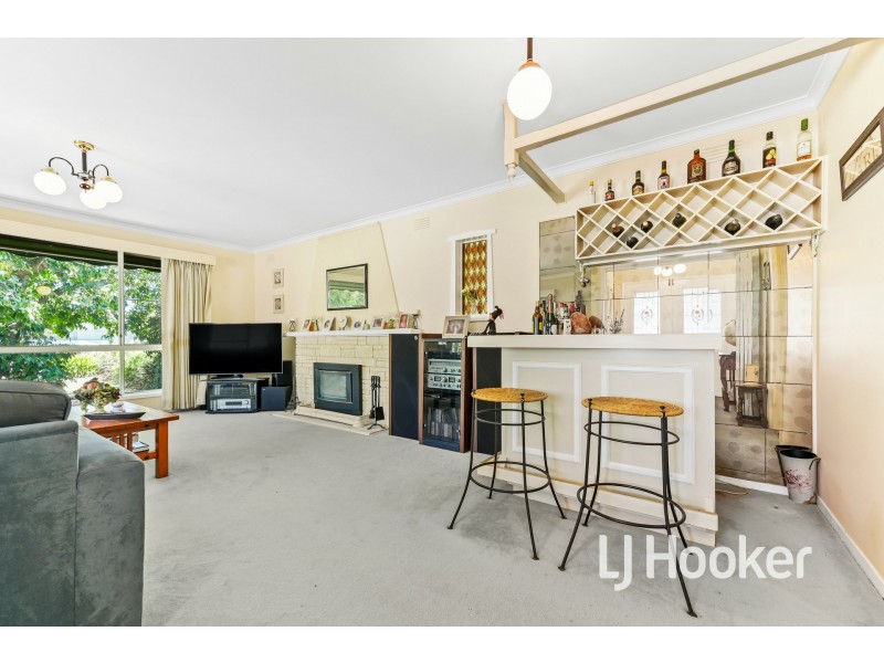 14 Henry Street, Pakenham VIC 3810