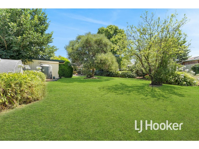 14 Henry Street, Pakenham VIC 3810