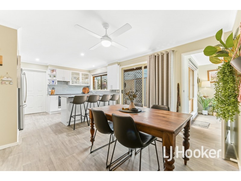 16 Browning Road, Nar Nar Goon VIC 3812