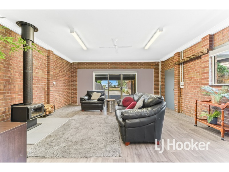 16 Browning Road, Nar Nar Goon VIC 3812