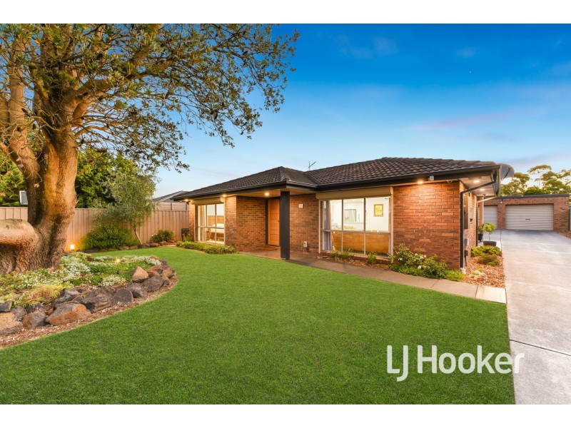 5 Adam Court, Pakenham VIC 3810