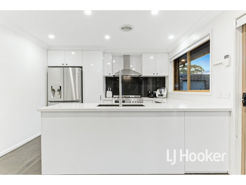 5 Adam Court, Pakenham VIC 3810