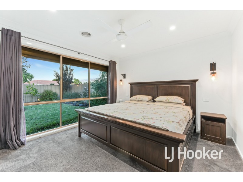 5 Adam Court, Pakenham VIC 3810