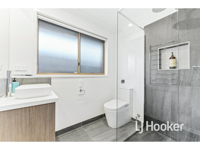 5 Adam Court, Pakenham VIC 3810