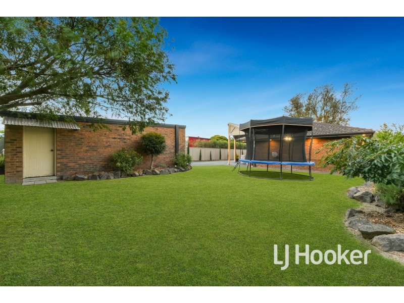 5 Adam Court, Pakenham VIC 3810