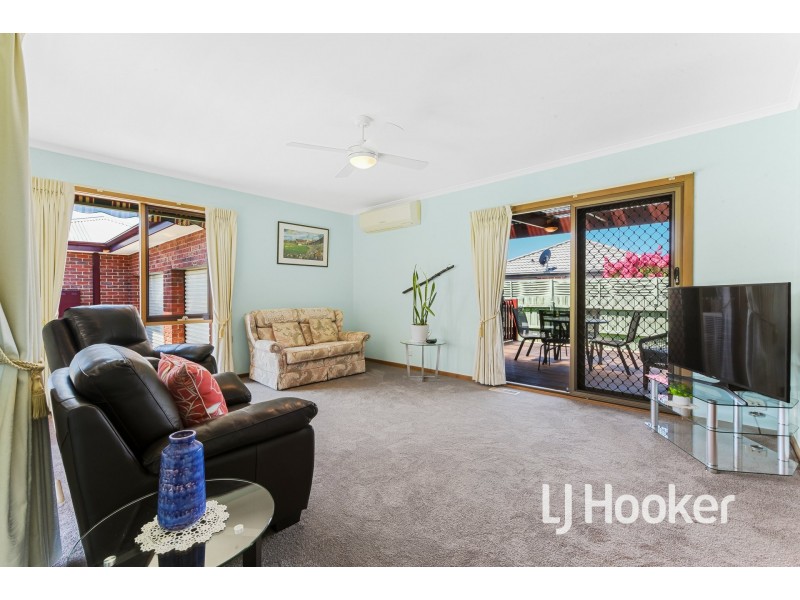 1/28A Henry Street, Pakenham VIC 3810